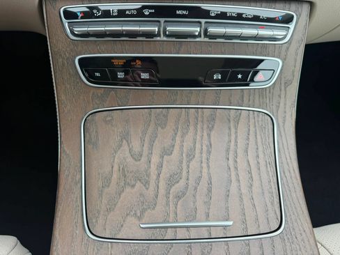 Used 2022 Mercedes-Benz E 350 4MATIC Sedan image 24
