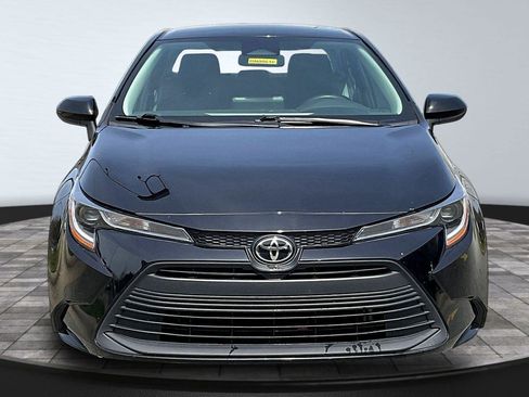Used 2024 Toyota Corolla LE FWD image 2