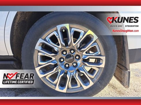 Used 2023 GMC Yukon Denali Ultimate w/ LPO, Floor Liner Package image 15