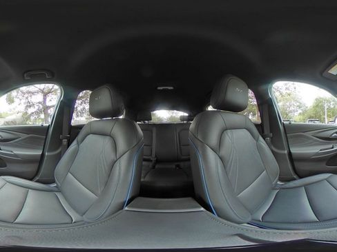 Used 2025 Buick Envista Sport Touring image 36