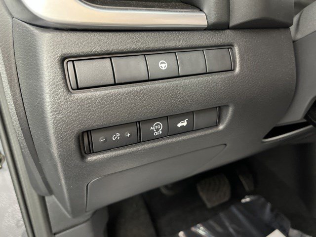 Used 2026 Nissan Rogue SV FWD image 26