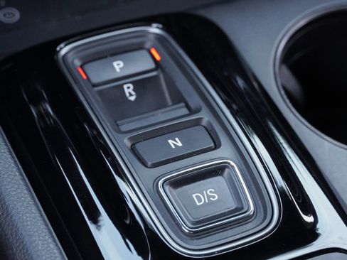 Used 2025 Honda Pilot TrailSport image 29