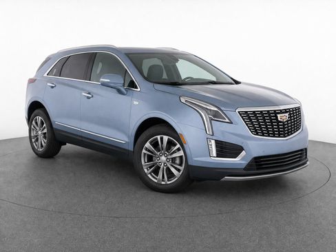 Used 2023 Cadillac XT5 Premium Luxury w/ LPO, Premium Carpet Package FWD image 2