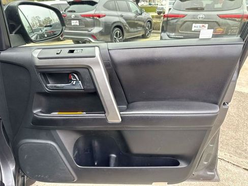 Used 2016 Toyota 4Runner SR5 image 19