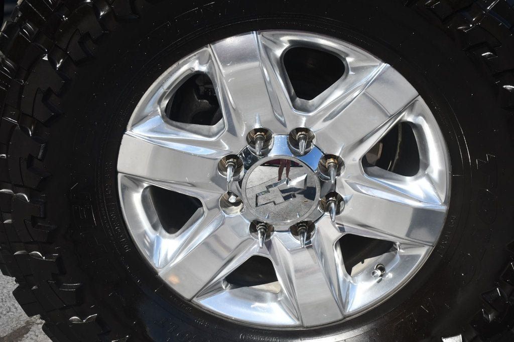 Used 2020 Chevrolet Silverado 2500 LTZ w/ LTZ Plus Package AWD/4WD image 14