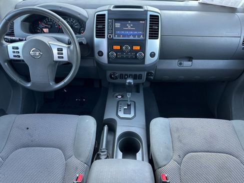 Certified 2021 Nissan Frontier SV w/ Midnight Edition Floor Mats image 13