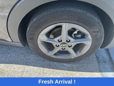 Used 2025 Kia K4 LXS image 17