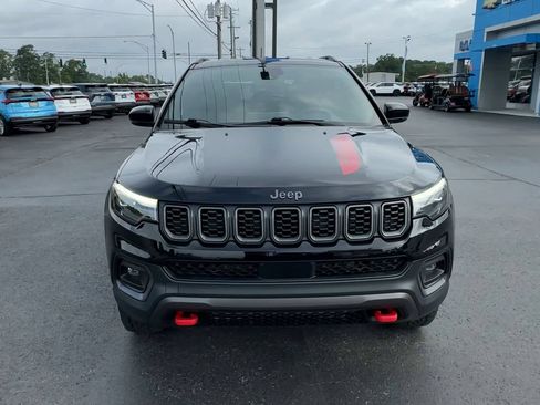 Used 2024 Jeep Compass Trailhawk w/ Trailhawk Elite Group AWD/4WD image 3