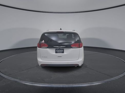 New 2026 Chrysler Voyager LX image 13