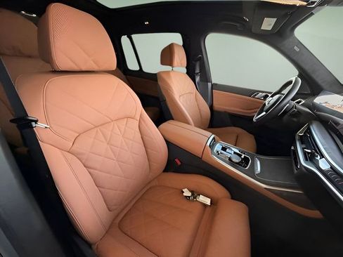 Used 2025 BMW X7 xDrive40i w/ M Sport Package AWD/4WD image 44