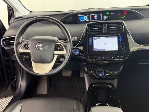 Used 2018 Toyota Prius Three Touring FWD image 28