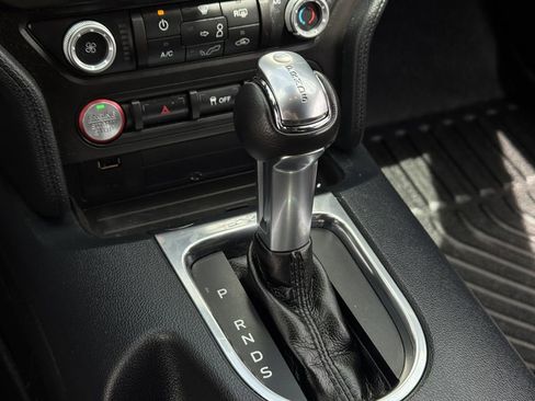 Used 2021 Ford Mustang Coupe RWD image 18