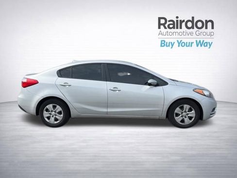 Used 2015 Kia Forte LX image 9