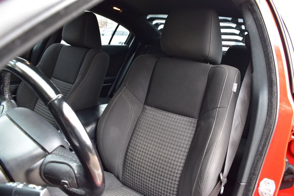 Used 2020 Dodge Charger SXT w/ Driver Convenience Group RWD image 15