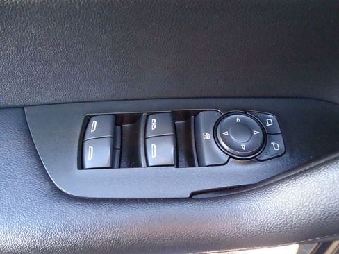 Used 2019 Chevrolet Blazer LT image 17