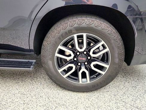 Used 2023 GMC Yukon AT4 w/ AT4 Premium Plus Package AWD/4WD image 9