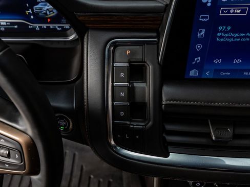 Used 2023 Chevrolet Suburban High Country image 24