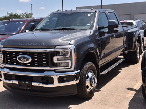 Used 2023 Ford F350 Lariat w/ Lariat Ultimate Package AWD/4WD image 2