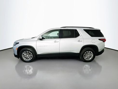 Used 2022 Chevrolet Traverse LT w/ LPO, Cargo Package FWD image 4
