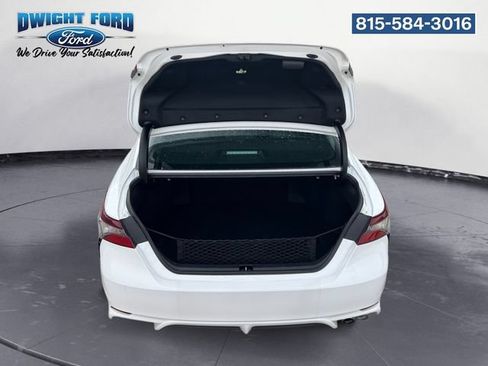 Used 2023 Toyota Camry SE FWD image 18