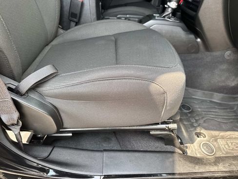 Used 2023 Jeep Gladiator Sport AWD/4WD image 12