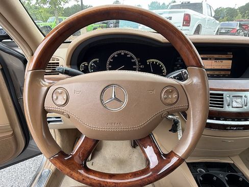 Used 2009 Mercedes-Benz S 550 4MATIC image 26