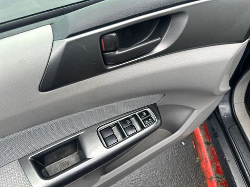 Used 2012 Subaru Forester 2.5X w/ Alloy Wheel Pkg AWD/4WD image 11