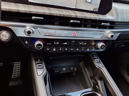 Used 2024 Kia Telluride SX image 21