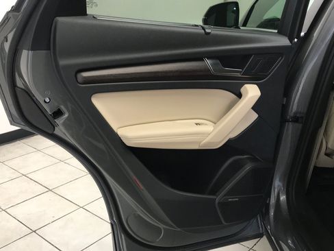 Used 2023 Audi Q5 2.0T Premium Plus w/ Premium Plus Package AWD/4WD image 10