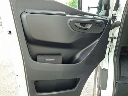 Used 2025 Mercedes-Benz Sprinter 2500 image 14