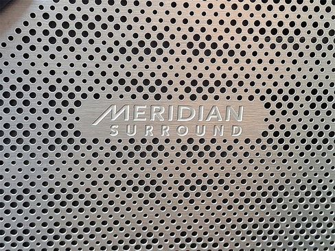 Used 2019 Land Rover Range Rover Velar R-Dynamic HSE image 28