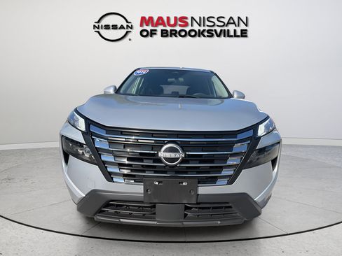 Certified 2024 Nissan Rogue SV AWD/4WD image 5