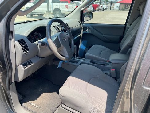 Used 2007 Nissan Frontier SE w/ Power Pkg AWD/4WD image 12