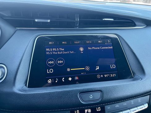 Used 2022 Cadillac XT4 Premium Luxury w/ Safety Alert Package FWD image 14