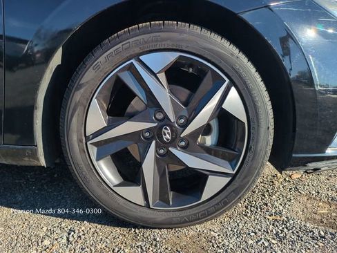 Used 2023 Hyundai Elantra SEL w/ Convenience Package image 12