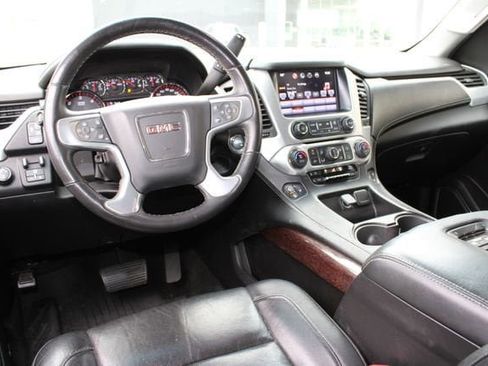 Used 2016 GMC Yukon SLT w/ HD Trailering Package image 4