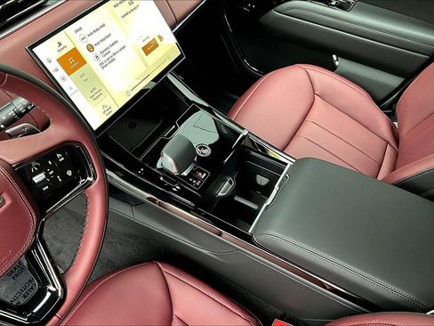 New 2025 Land Rover Range Rover Sport Dynamic SE image 8