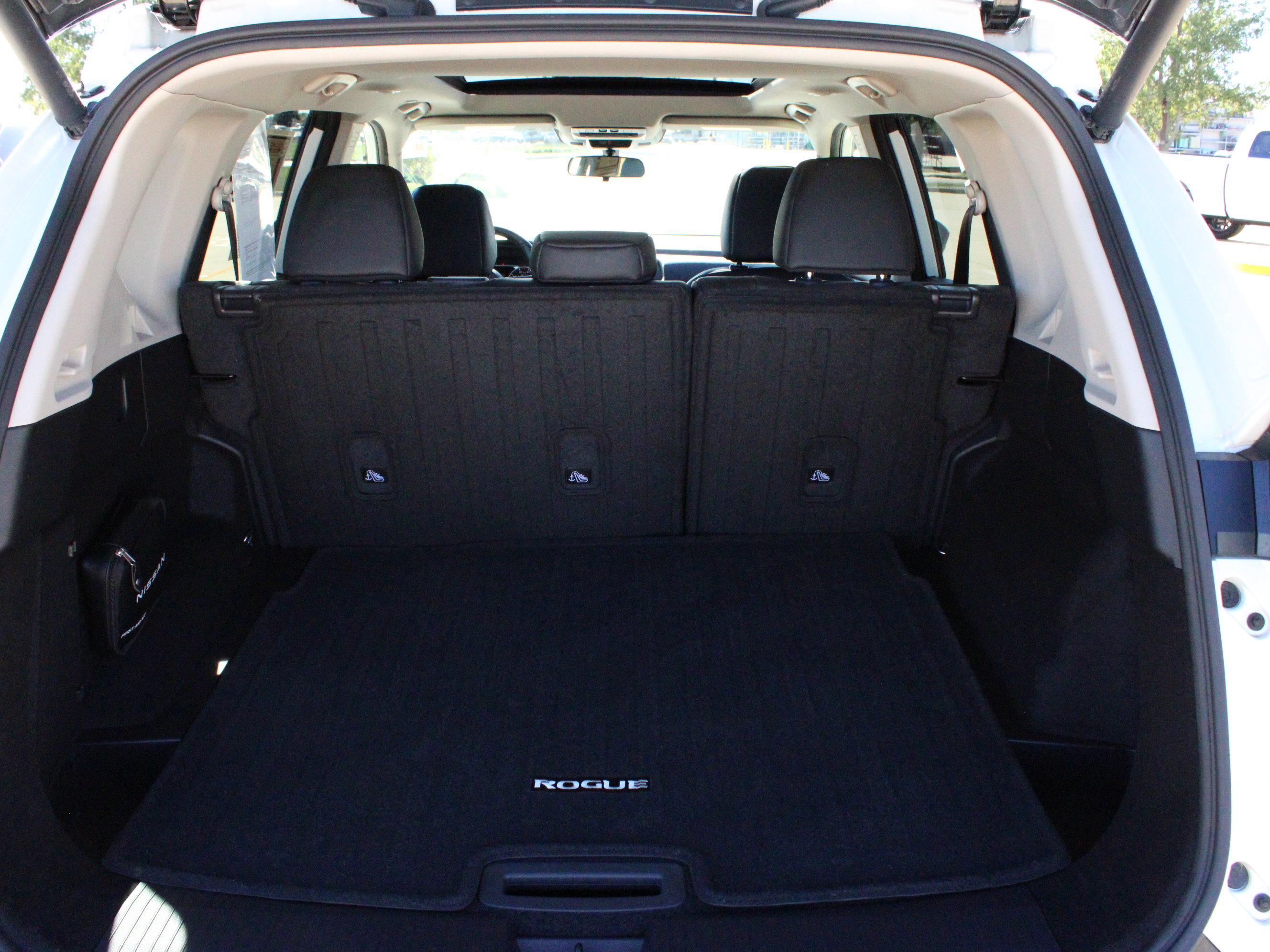 Used 2023 Nissan Rogue SV w/ SV Premium B Package AWD/4WD image 36