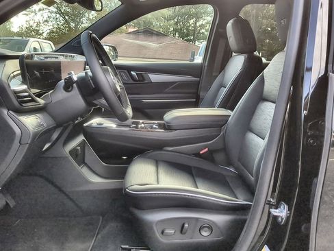 Used 2025 Buick Enclave Sport Touring w/ Super Cruise Package image 19