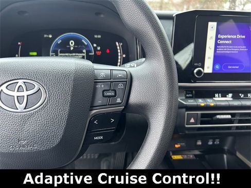 Used 2025 Toyota Camry LE image 6