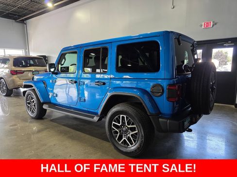 Used 2024 Jeep Wrangler Unlimited Sahara w/ Technology Group AWD/4WD image 6