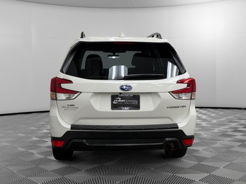 Used 2023 Subaru Forester Premium image 4