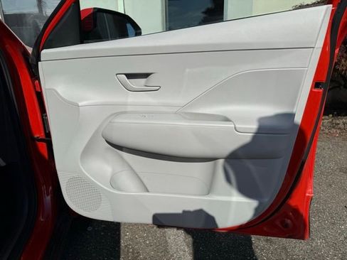Used 2025 Hyundai Kona SEL AWD/4WD image 16