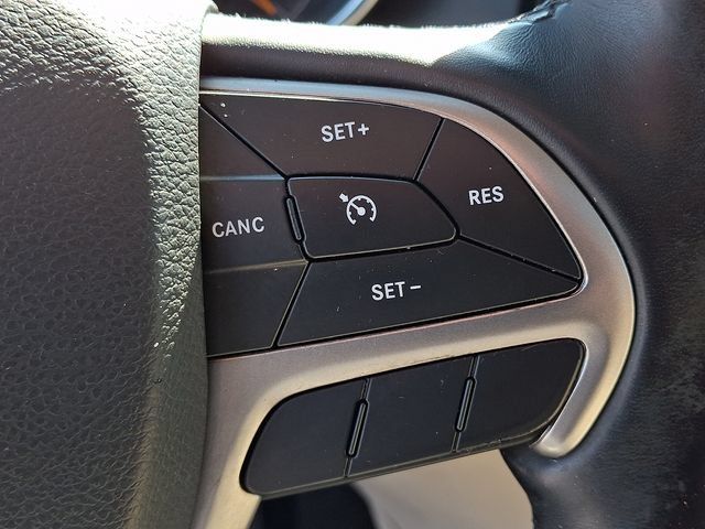 Used 2020 Jeep Grand Cherokee Limited w/ Luxury Group II AWD/4WD image 24
