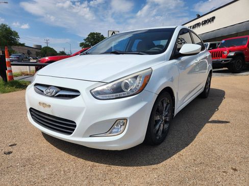 Used 2014 Hyundai Accent GLS w/ Option Group 2 FWD image 1