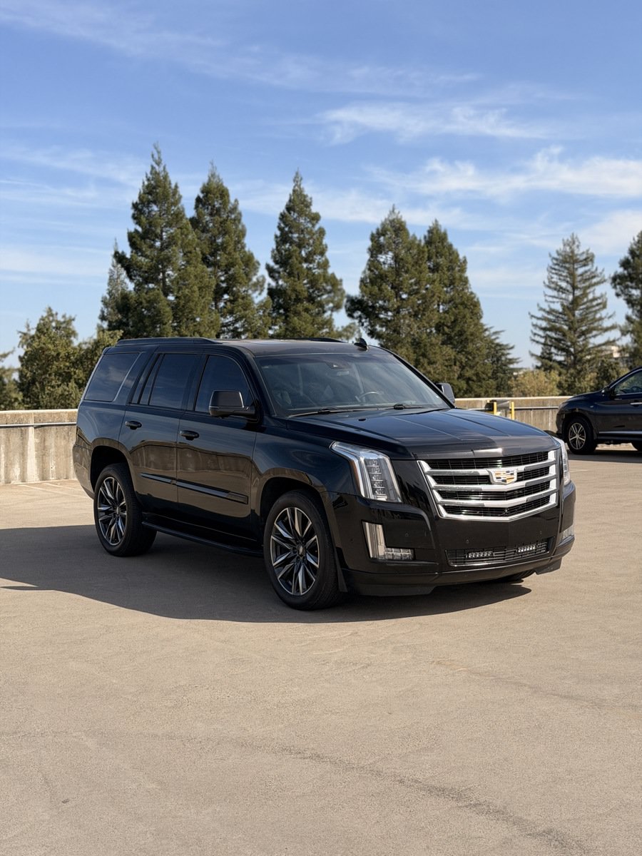 Used 2017 Cadillac Escalade Luxury AWD/4WD image 7