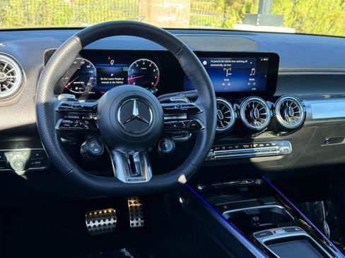 Certified 2025 Mercedes-Benz GLB 35 AMG 4MATIC image 27