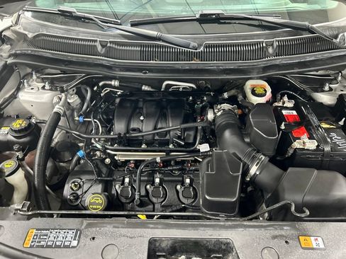 Certified 2017 Ford Explorer XLT w/ Equipment Group 202A AWD/4WD image 33