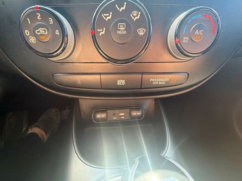 Used 2016 Kia Soul FWD image 24