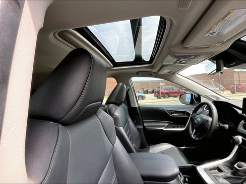 Used 2023 Toyota RAV4 XLE Premium FWD image 21